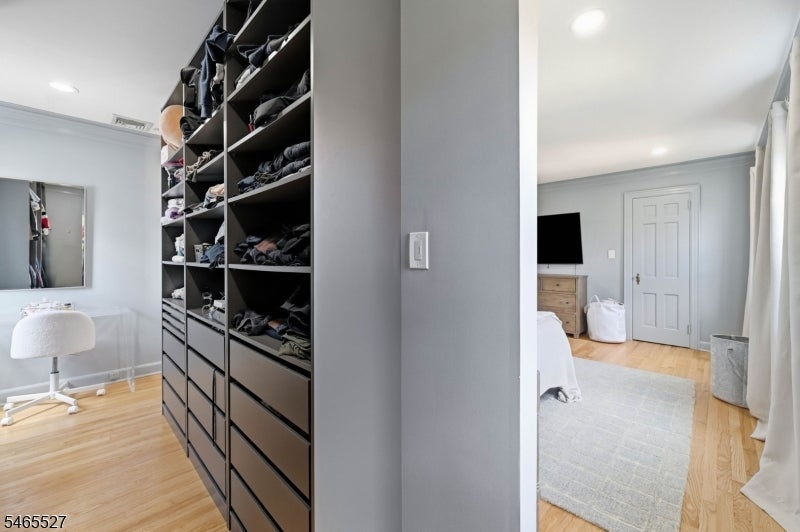 2766 Larchmont Rd