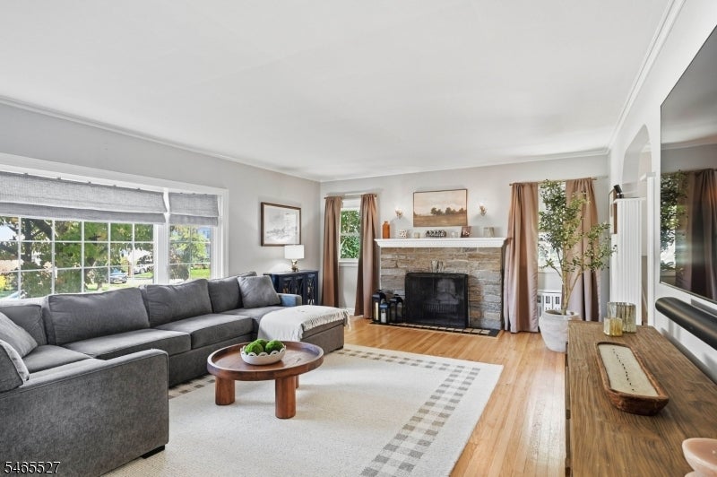 2766 Larchmont Rd