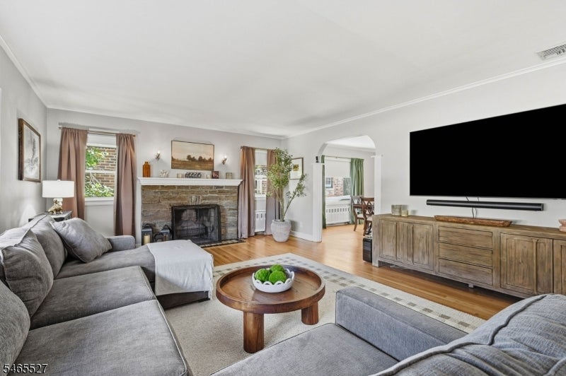 2766 Larchmont Rd