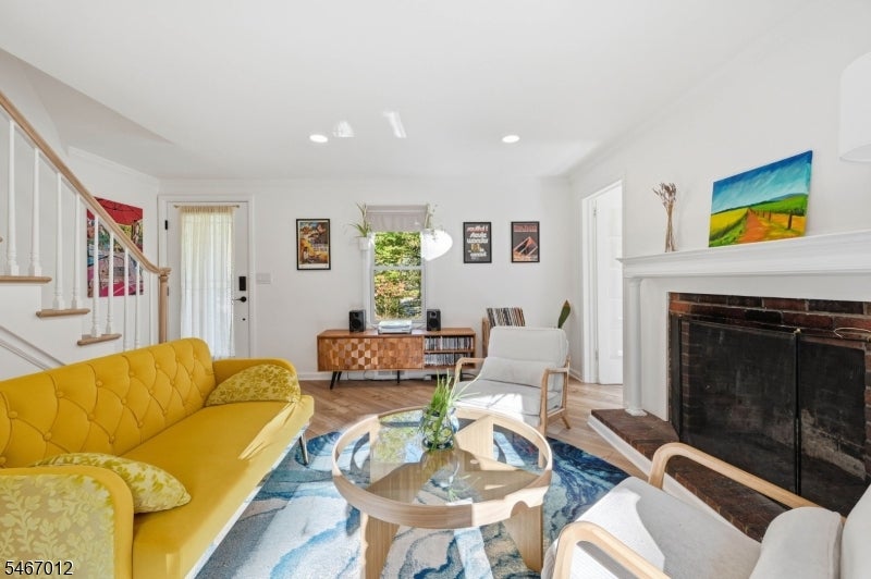 305 S Maple Ave