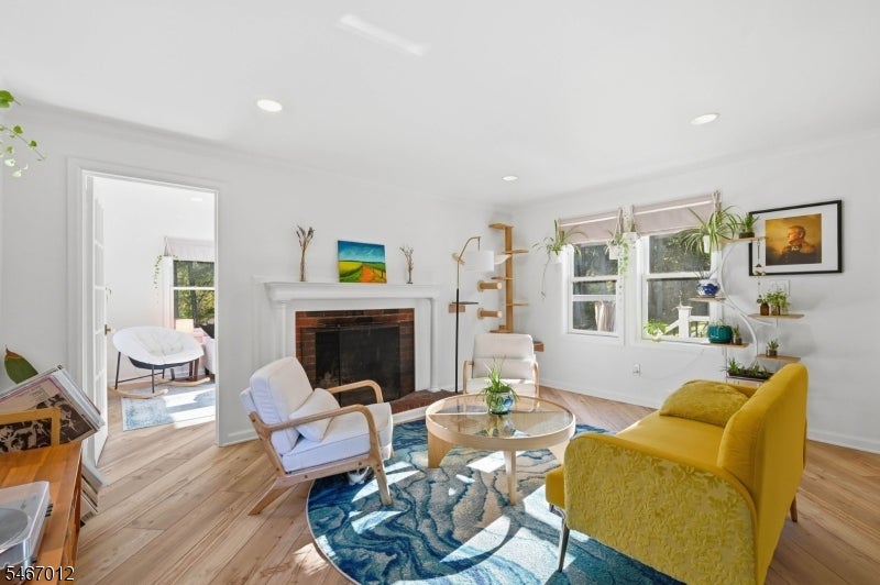305 S Maple Ave