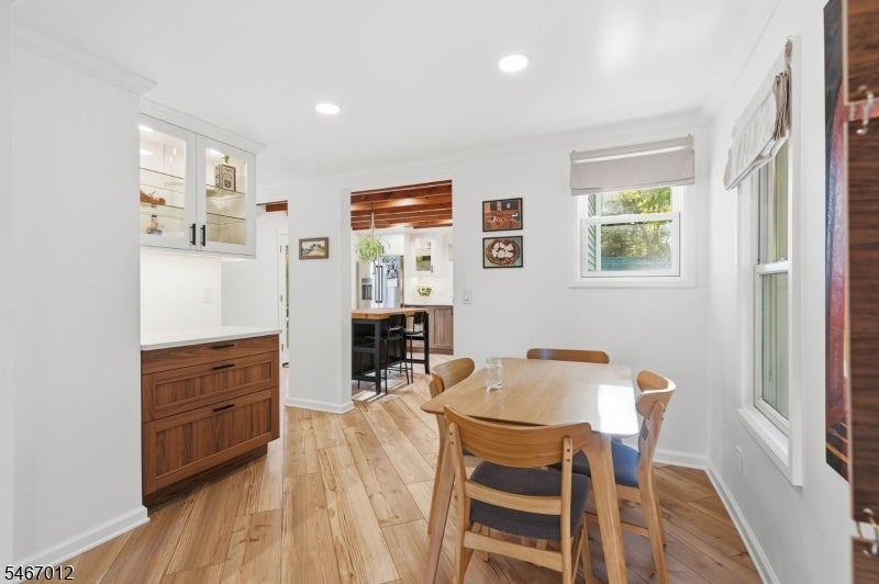 305 S Maple Ave