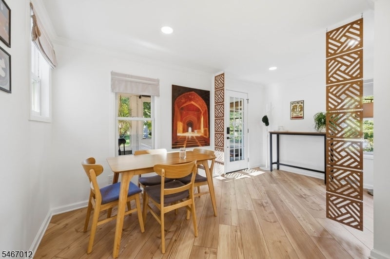 305 S Maple Ave