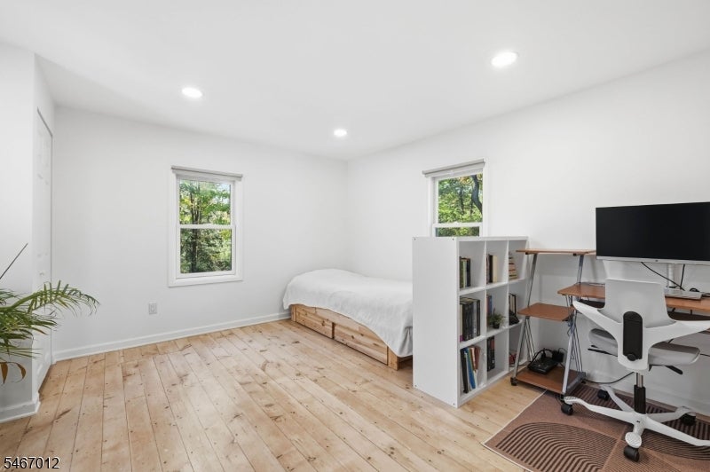 305 S Maple Ave