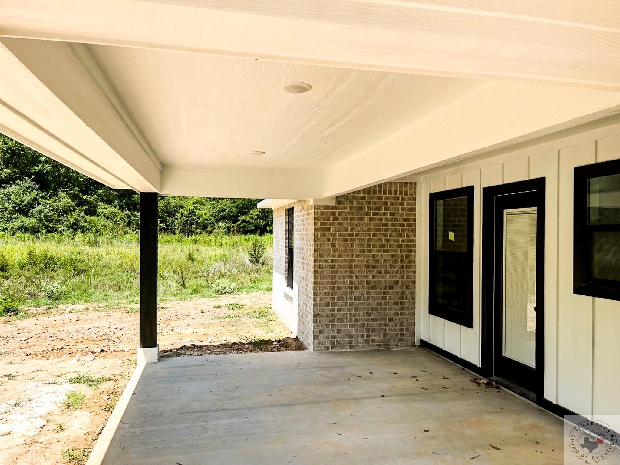 111 Hickory Dr
