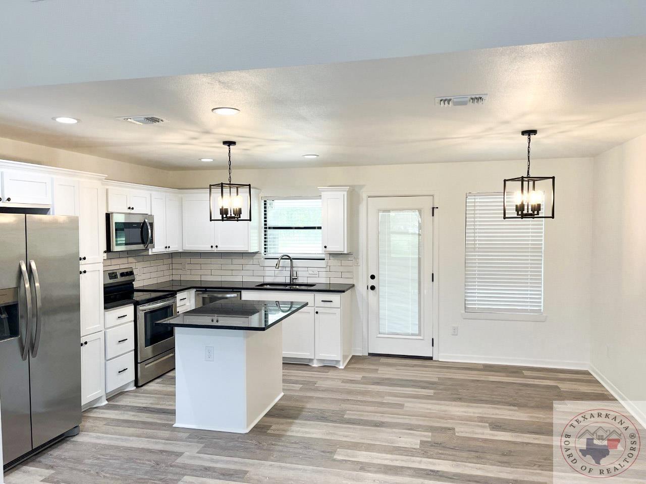 111 Hickory Dr