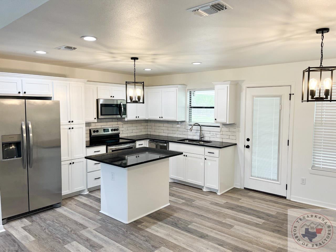 111 Hickory Dr