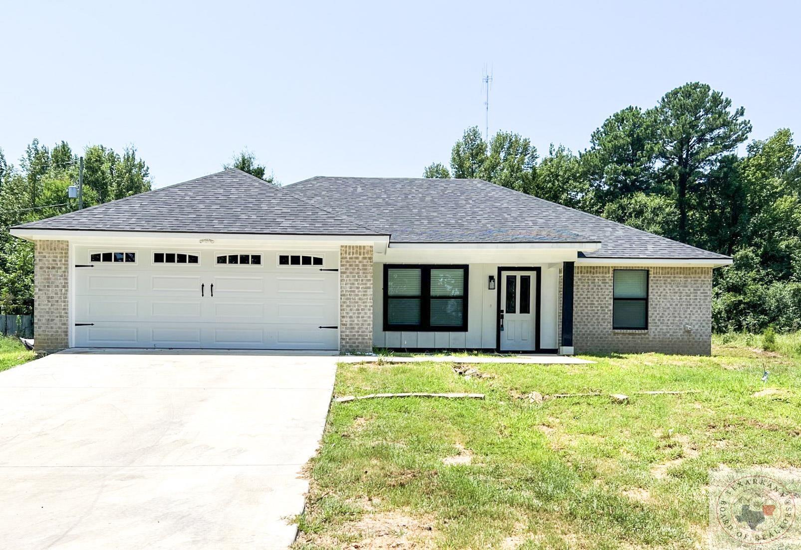 111 Hickory Dr