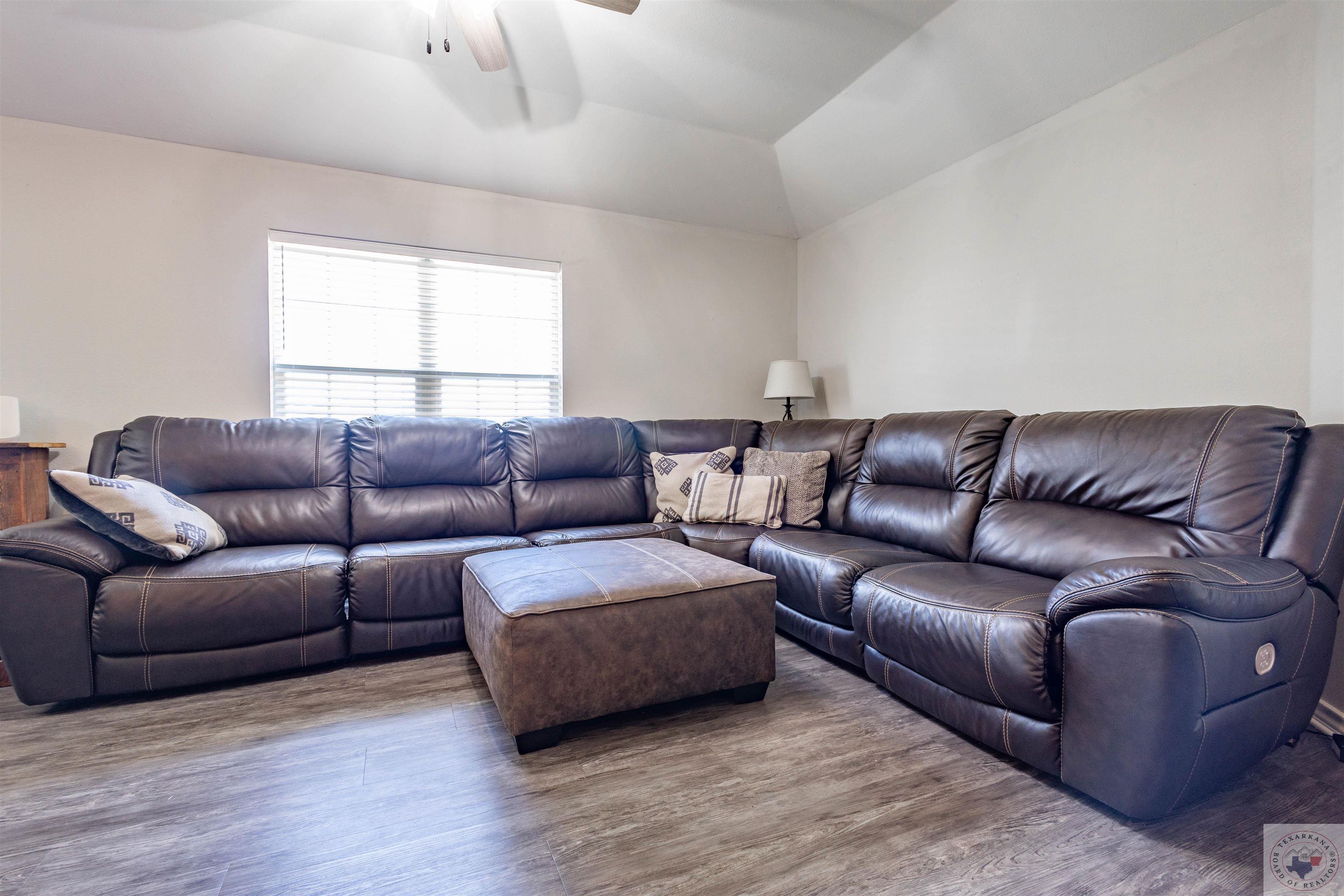 210 Bermuda Pl