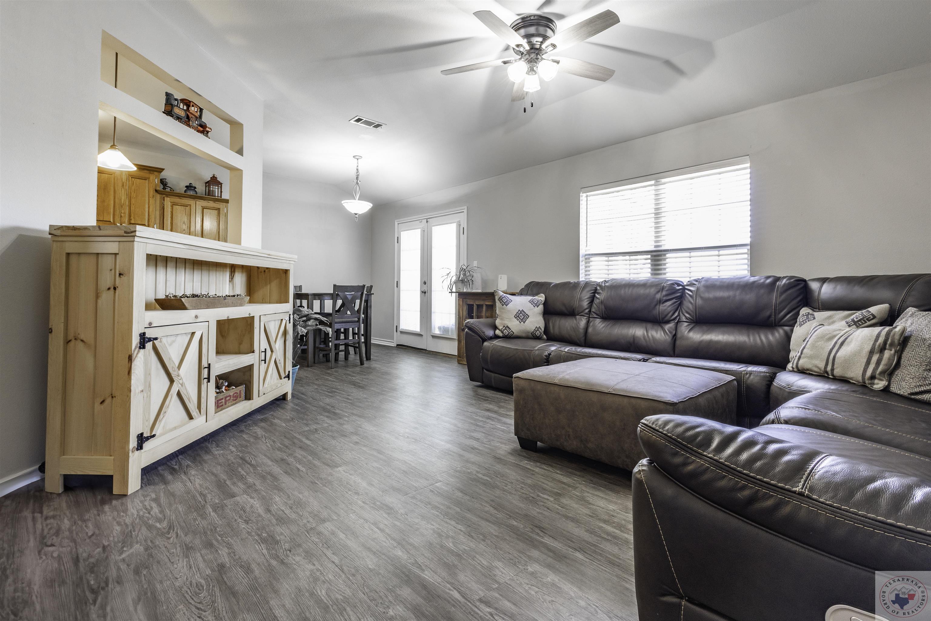 210 Bermuda Pl