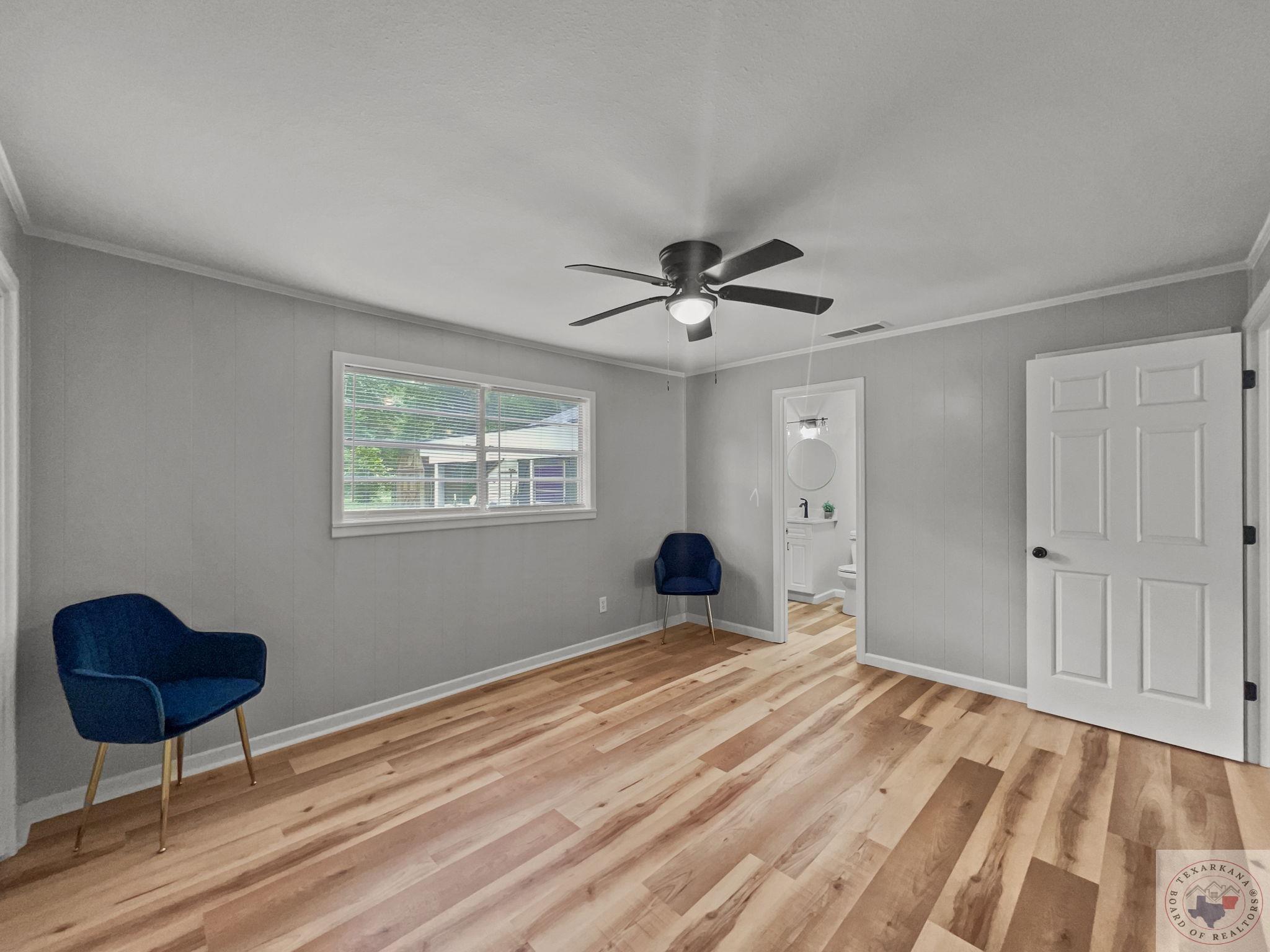 218 S Centre