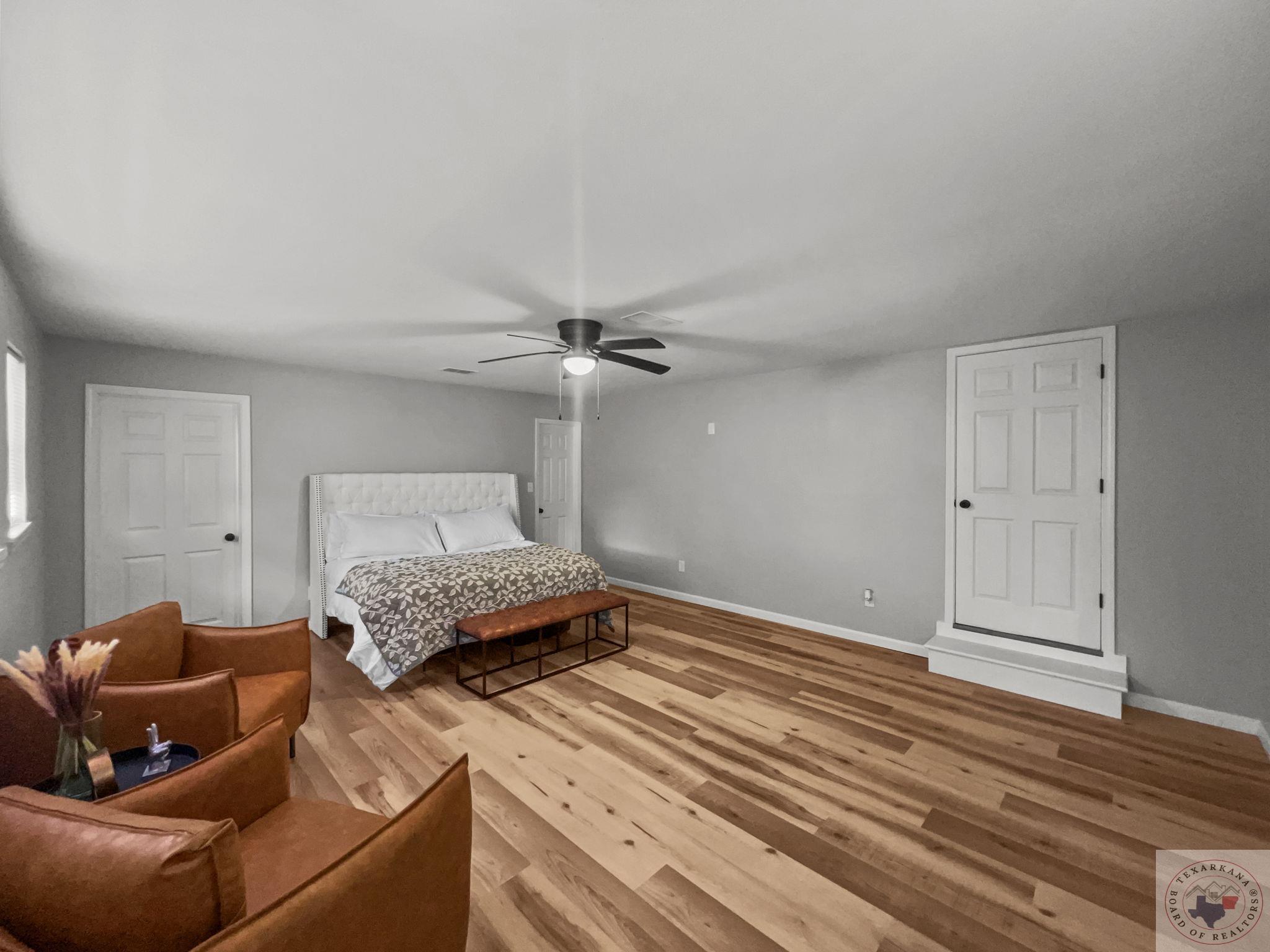 218 S Centre