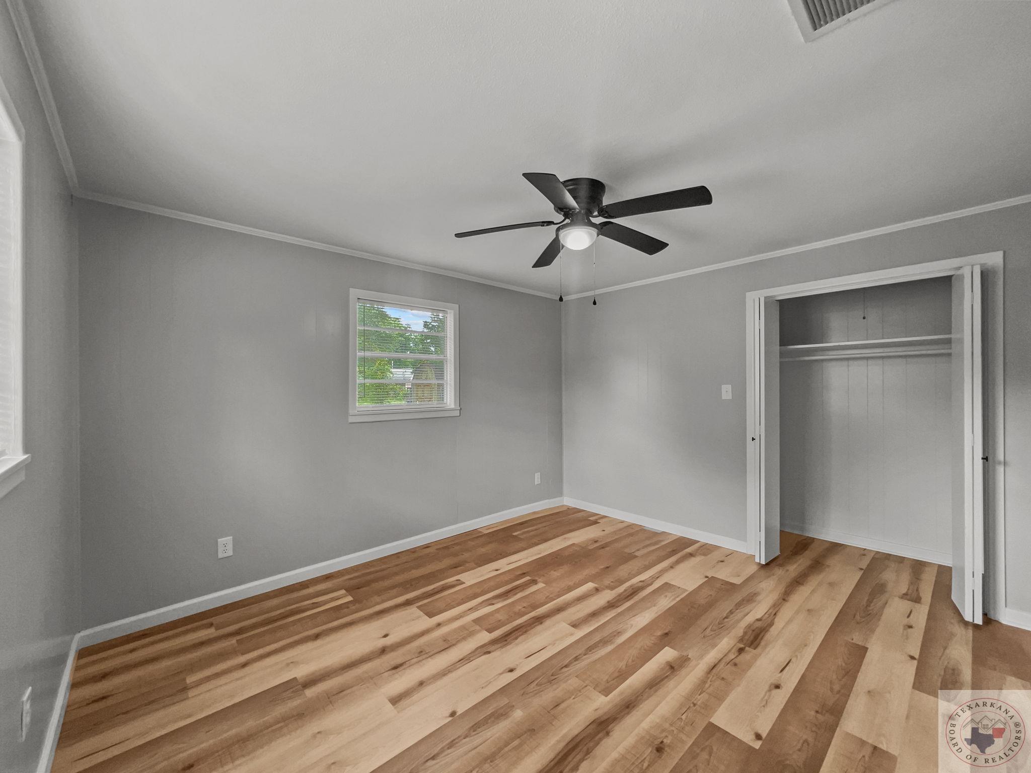 218 S Centre