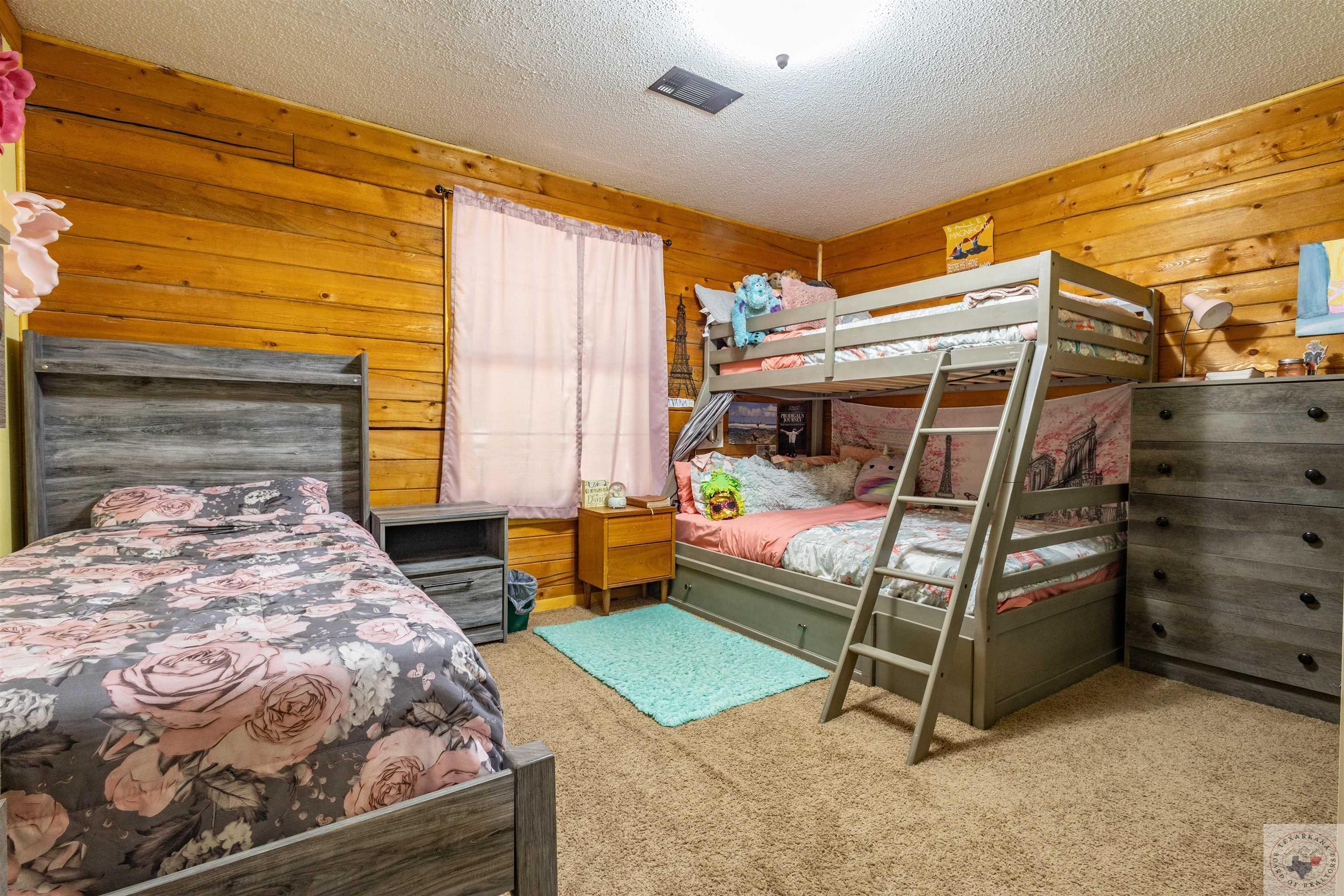 2348 N US Hwy 259
