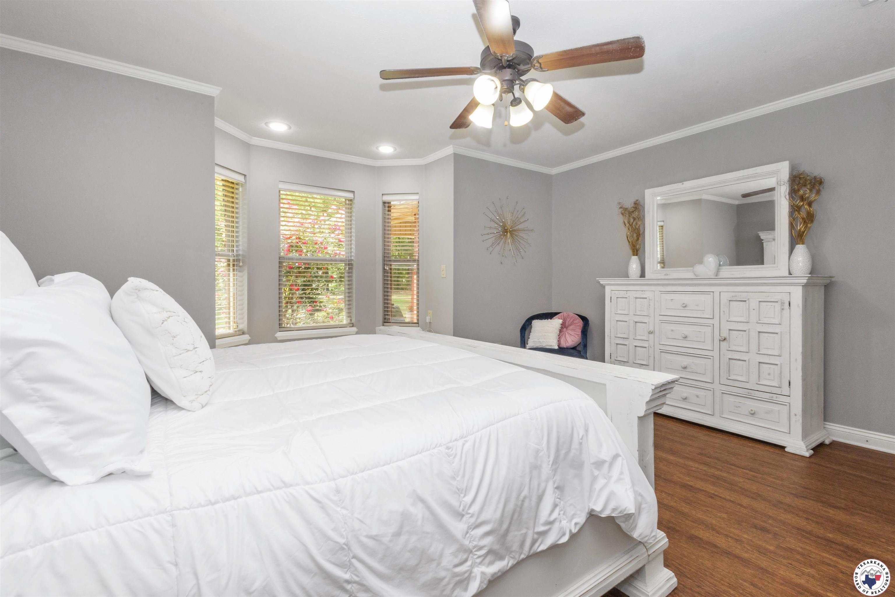 10 Weatherby Dr
