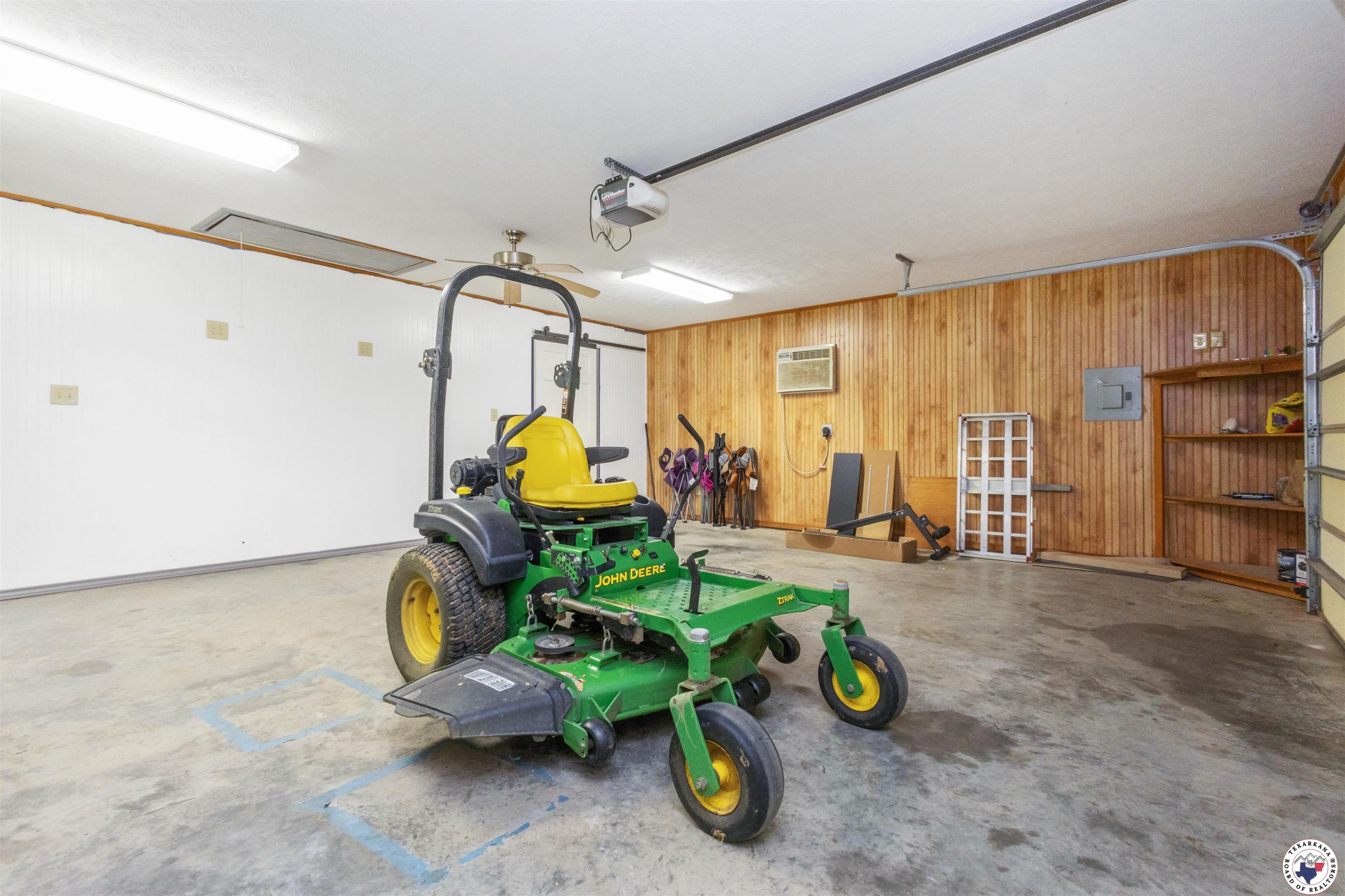 10 Weatherby Dr