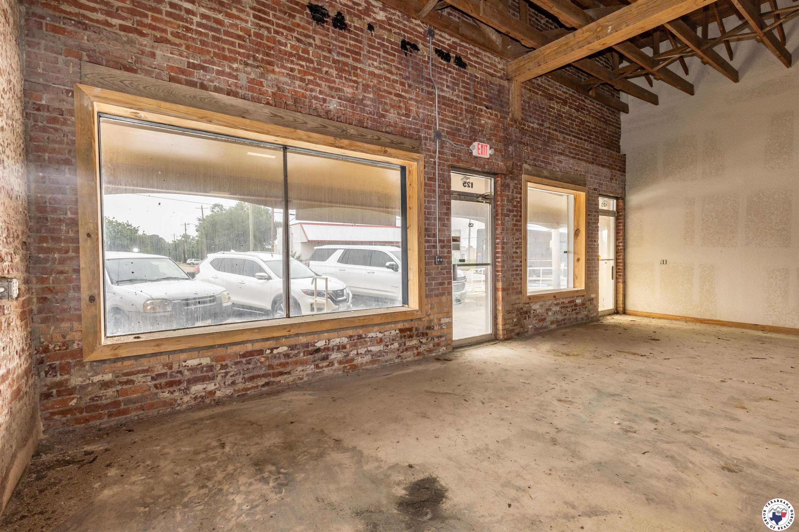 123 & 125 N Ellis