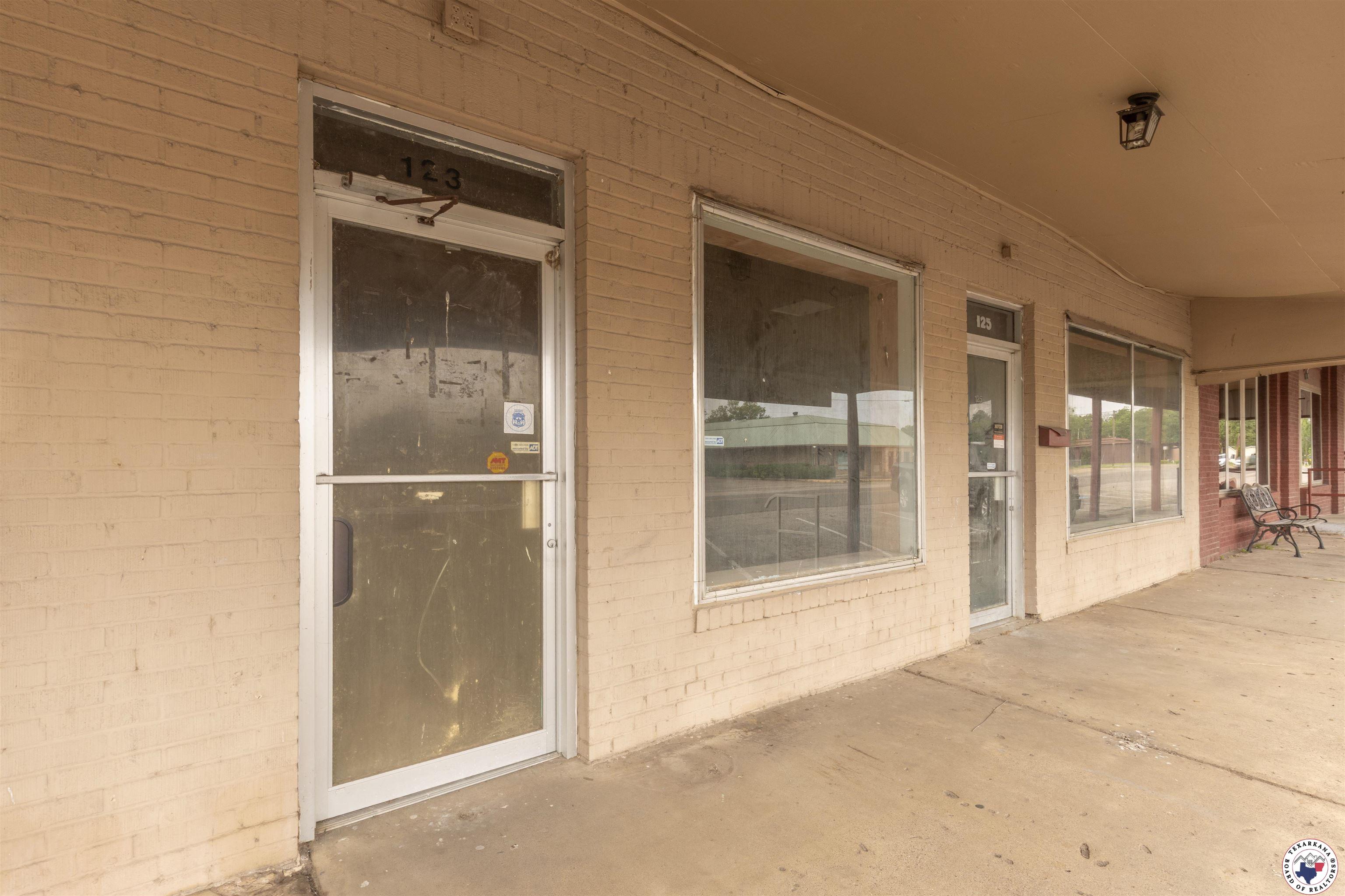 123 & 125 N Ellis
