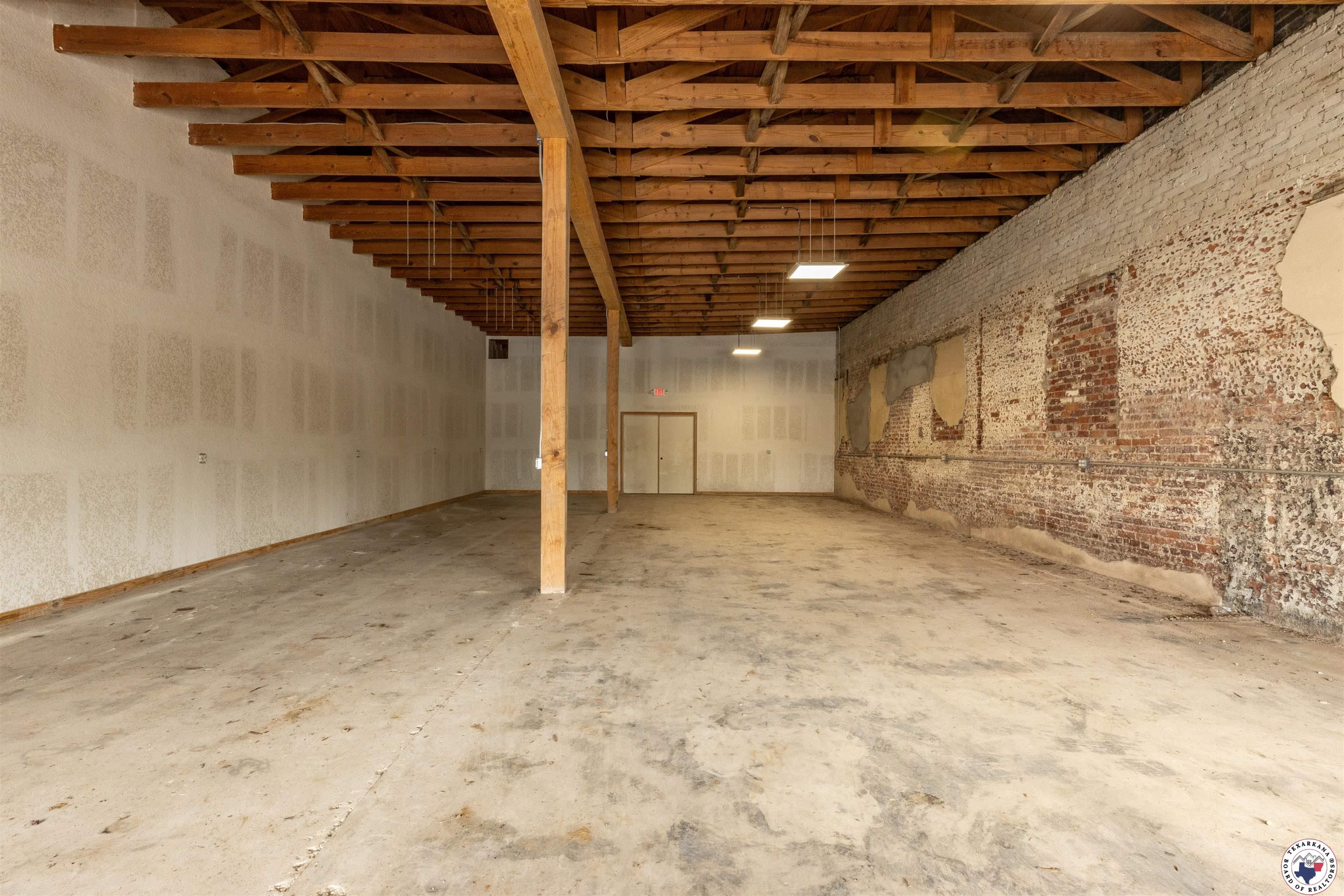 121, 123, & 125 N Ellis