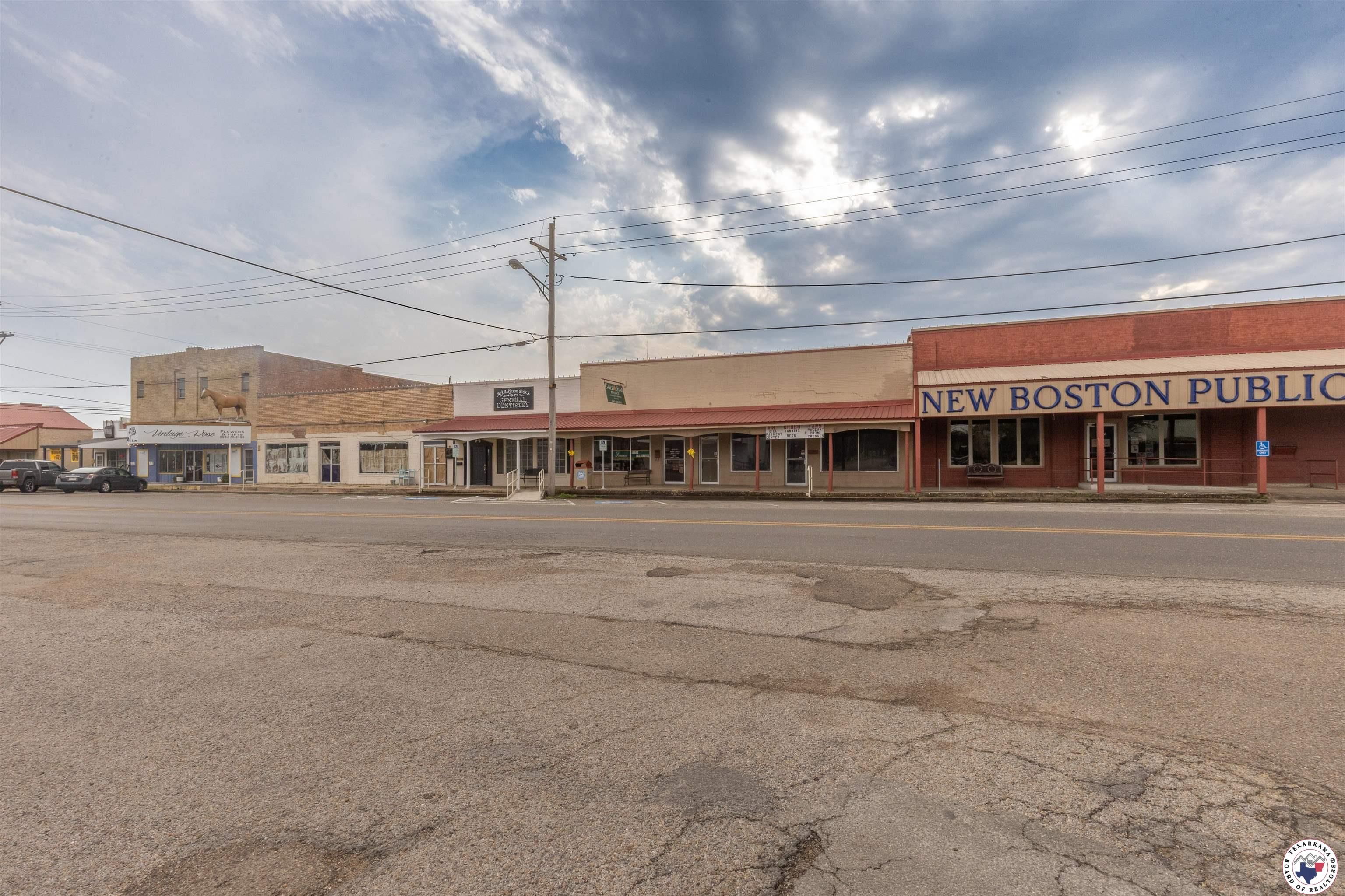 121, 123, & 125 N Ellis