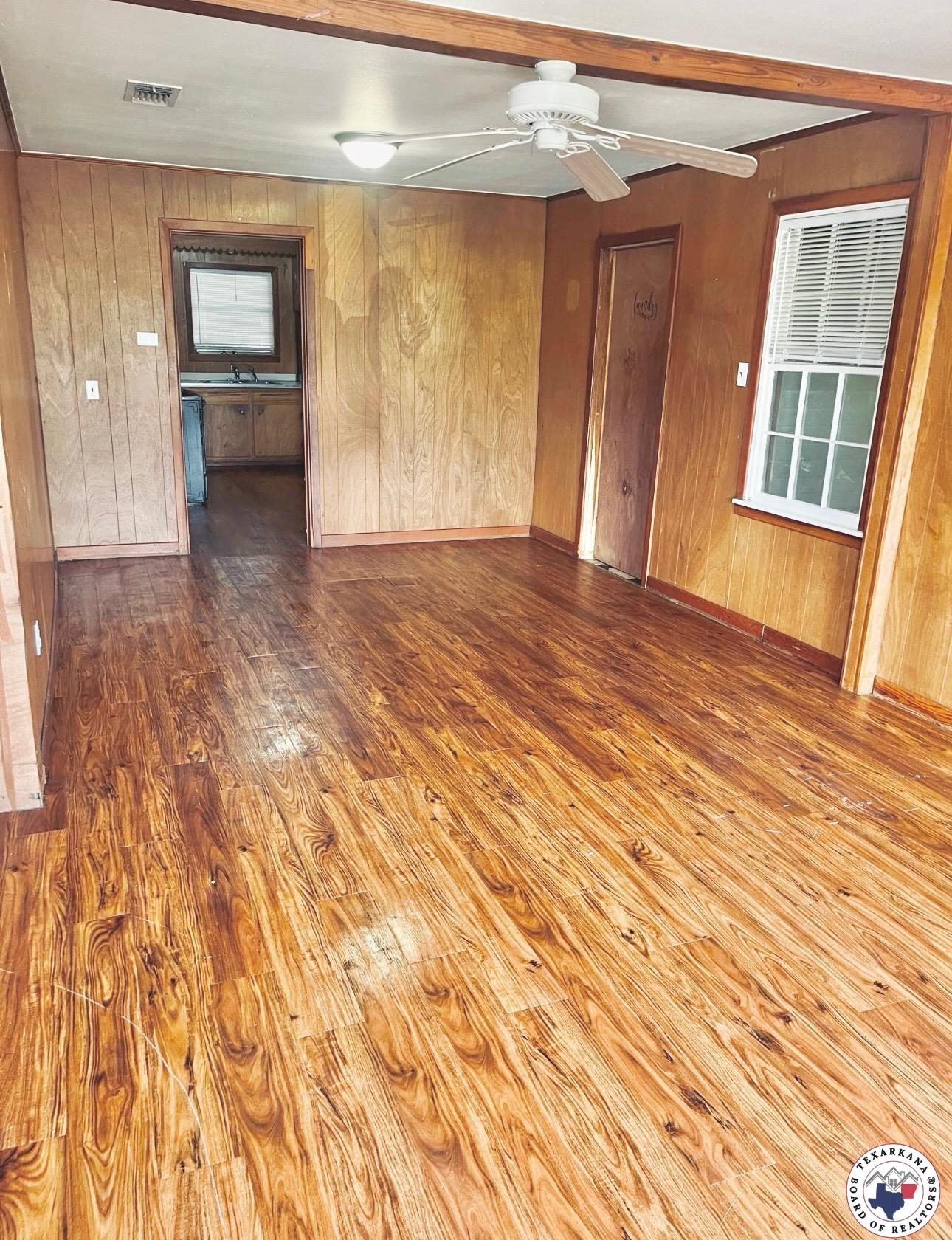 302 W Runnels