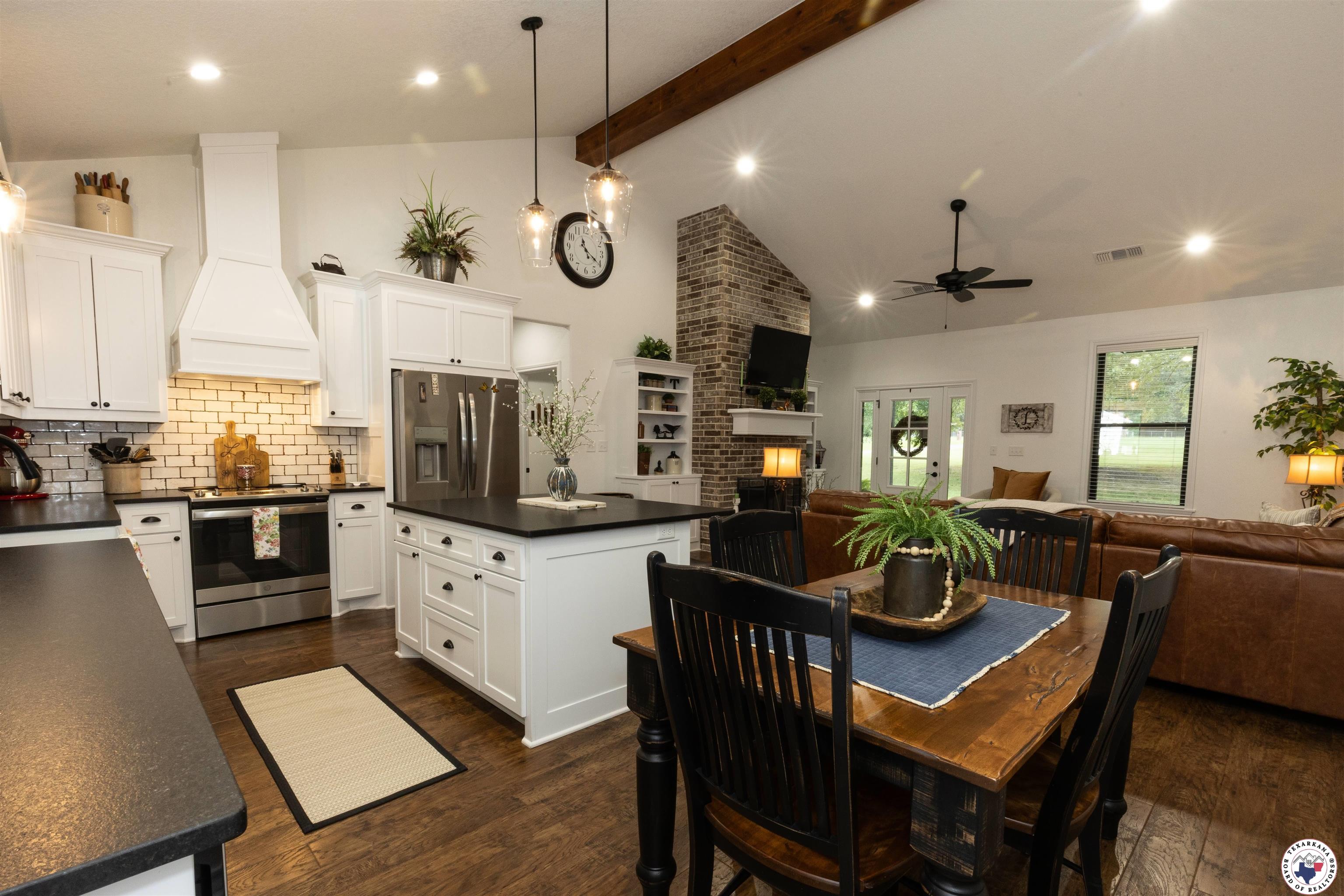 113 Dove Creek