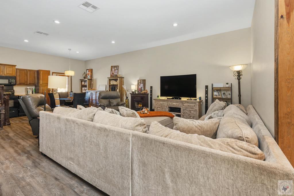 2348 County Road 3215, DeKalb