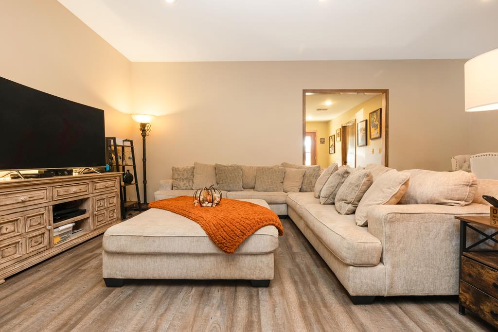 2348 County Road 3215, DeKalb