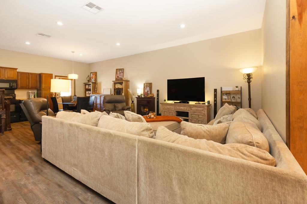 2348 County Road 3215, DeKalb