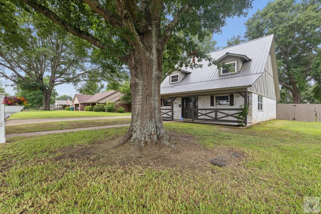 208 Meadow