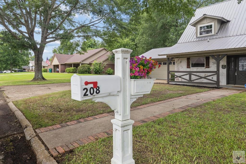 208 Meadow
