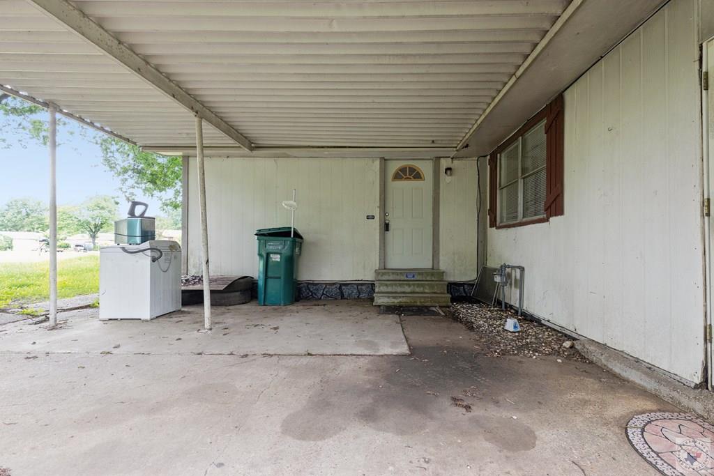 1003 Brooks