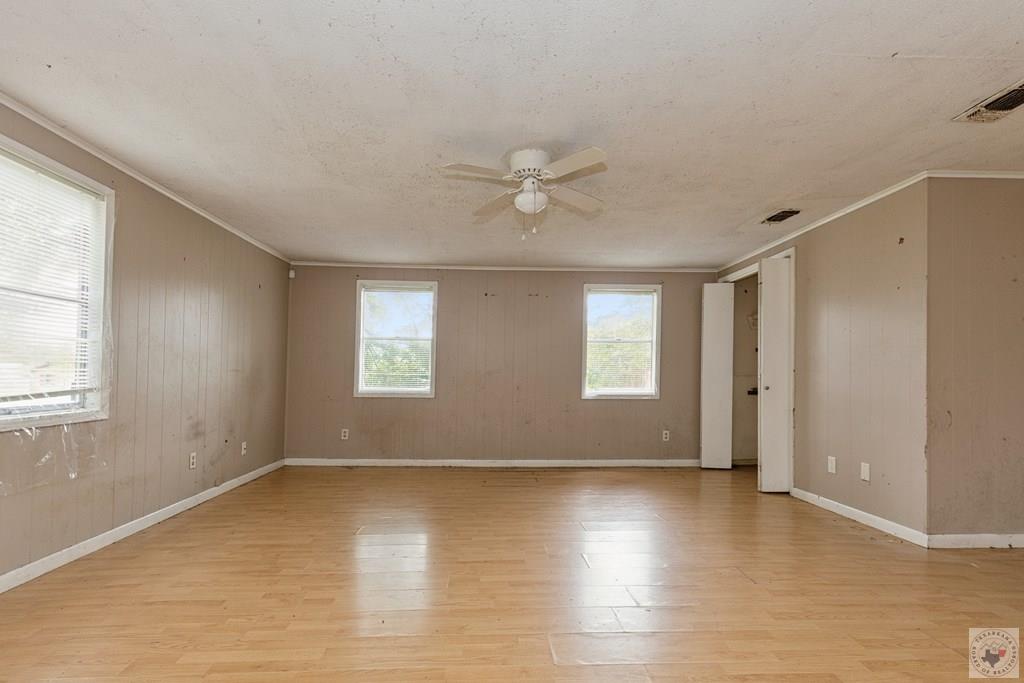 1003 Brooks