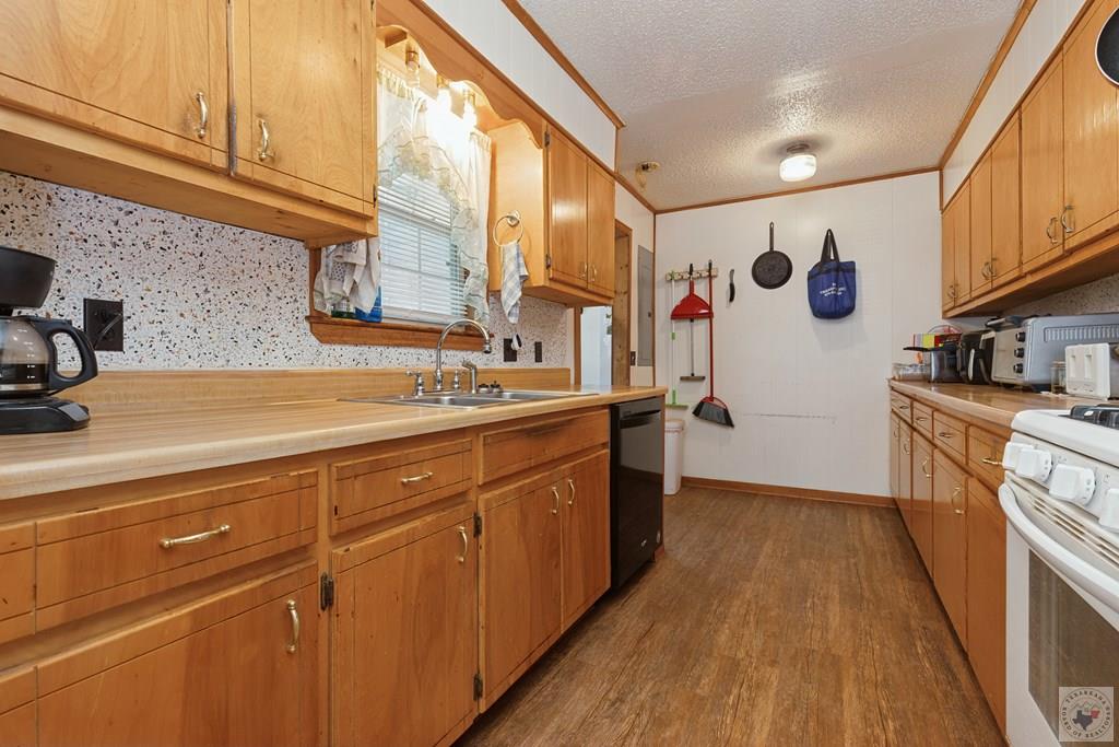 180 County Road 4255, DeKalb