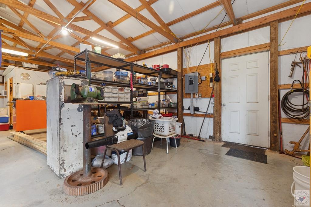 180 County Road 4255, DeKalb