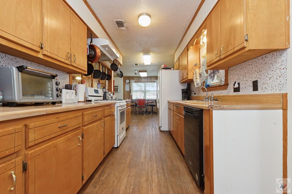180 County Road 4255, DeKalb
