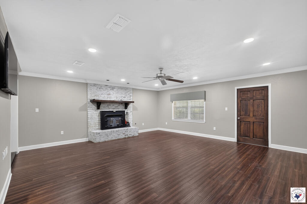 1213 Brooks