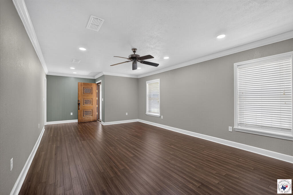 1213 Brooks