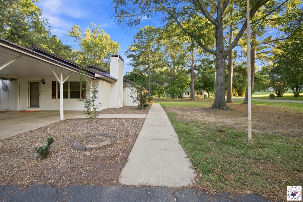 1213 Brooks