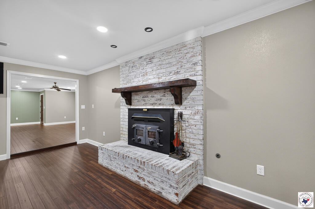 1213 Brooks