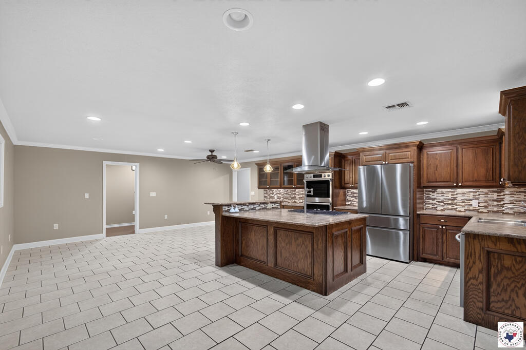 1213 Brooks