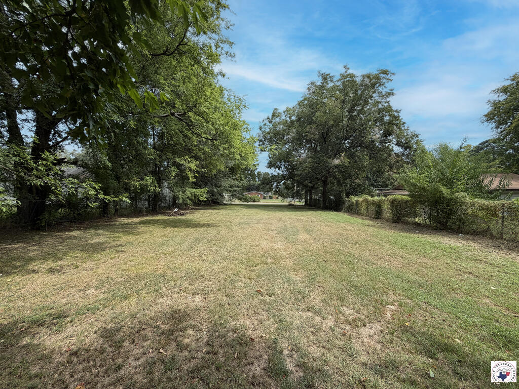 124 E Crockett, DeKalb