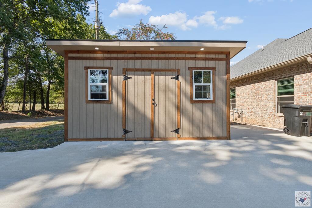 1100 N FM 992, DeKalb