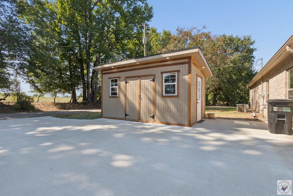 1100 N FM 992, DeKalb