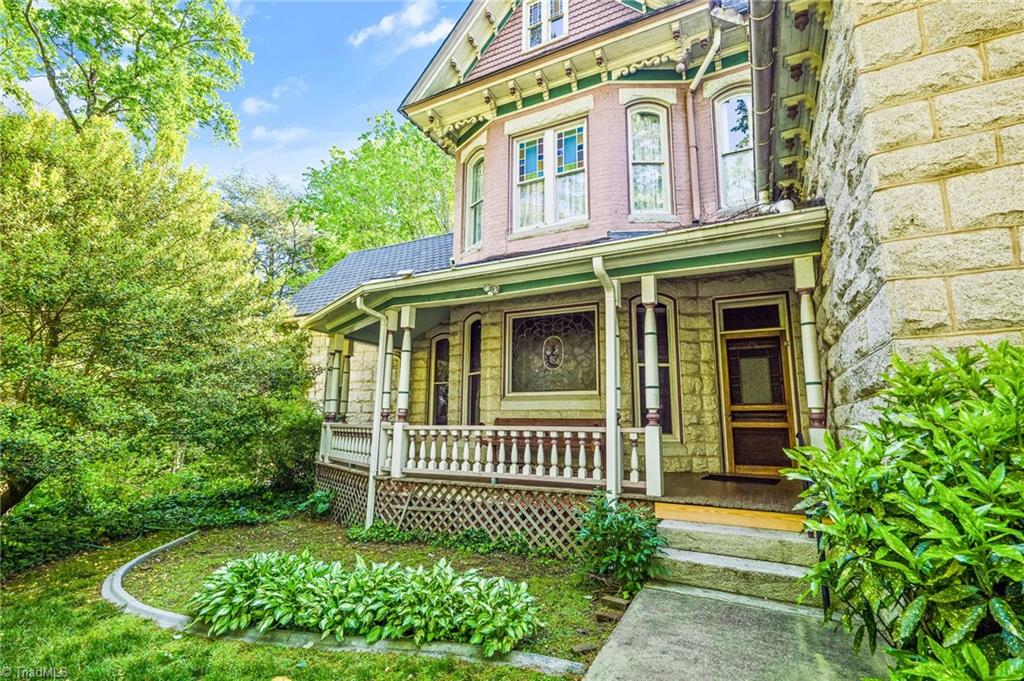 400 W Pine Street