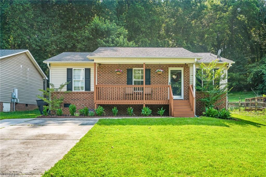 694 Dogwood Circle