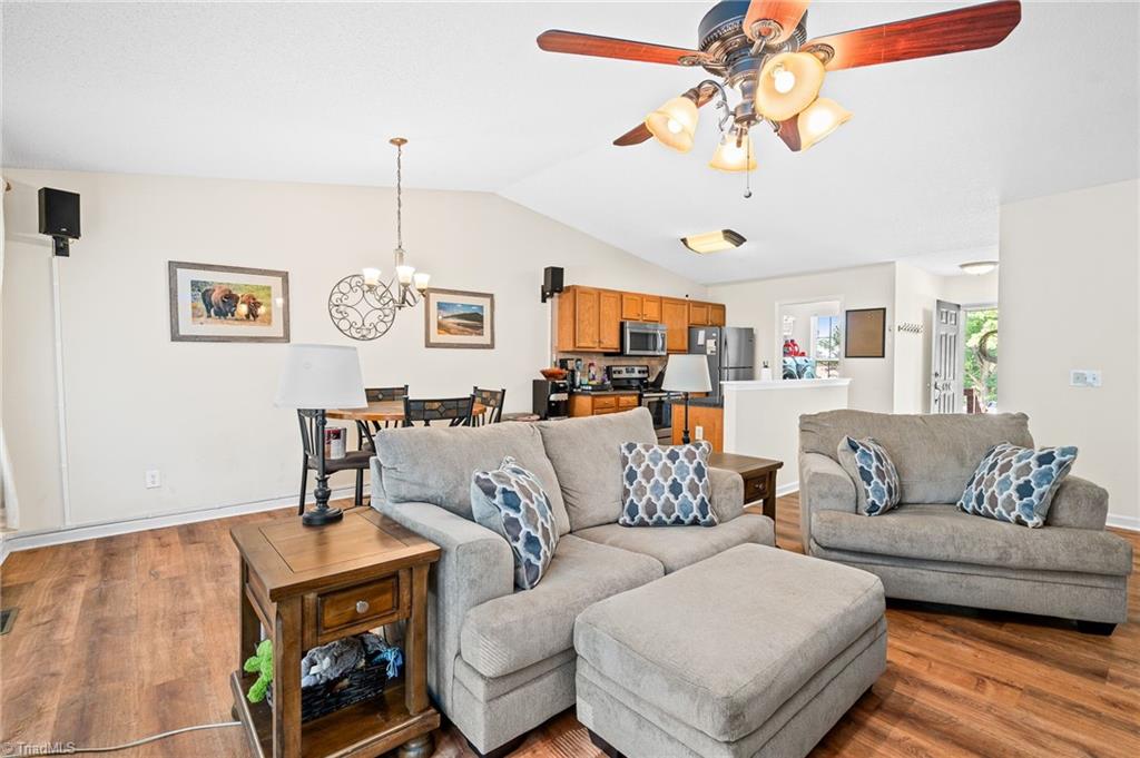 694 Dogwood Circle