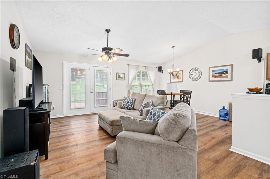 694 Dogwood Circle