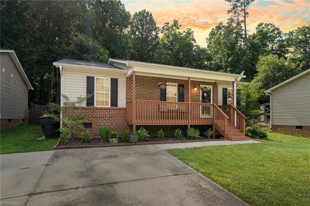 694 Dogwood Circle