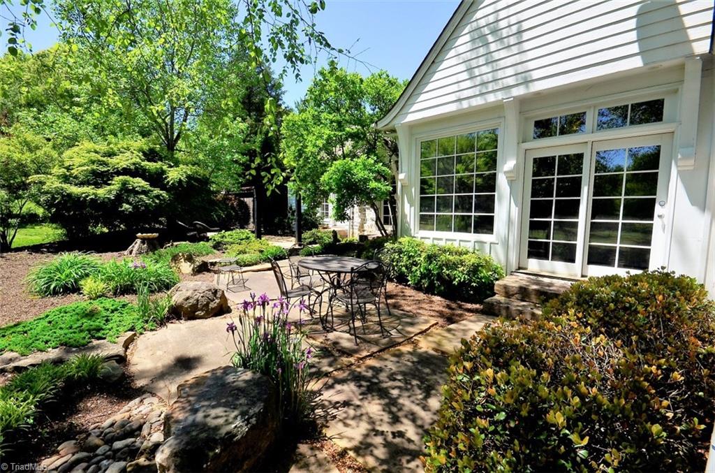 230 Belleforde Court